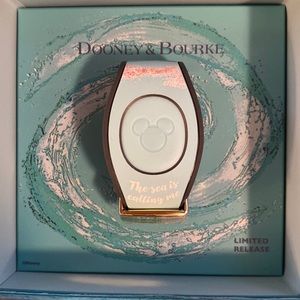 Dooney & Bourke Moana Limited release magic band